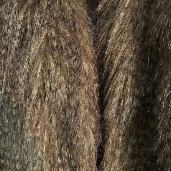 Faux Fur Vest - Picture 2 of 8